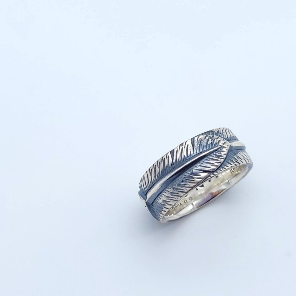 David Yurman Mens Sterling Silver 10mm Frontier Feather Band Ring Size 9 w Pouch - Picture 7 of 8